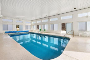 Adventure Awaits- Indoor pool & Pickle ball Court